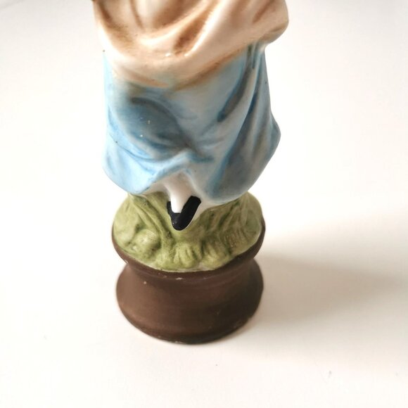 Vintage porcelain Ardalt Girl carrying Basket of Grapes - Picture 2 of 10